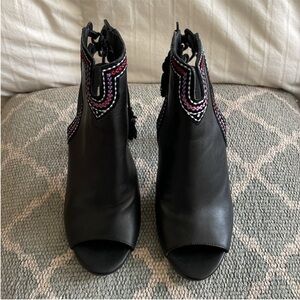 Cynthia Vincent Black Leather Heels Size 6.5